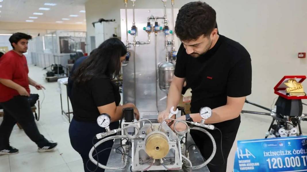 TEKNOFEST’te Zirveye Çıkan Adanalı Gençlerin Hedefi Uzay! 3